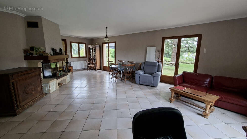 Pavillon sur sous sol, 5 chambres - photo 2