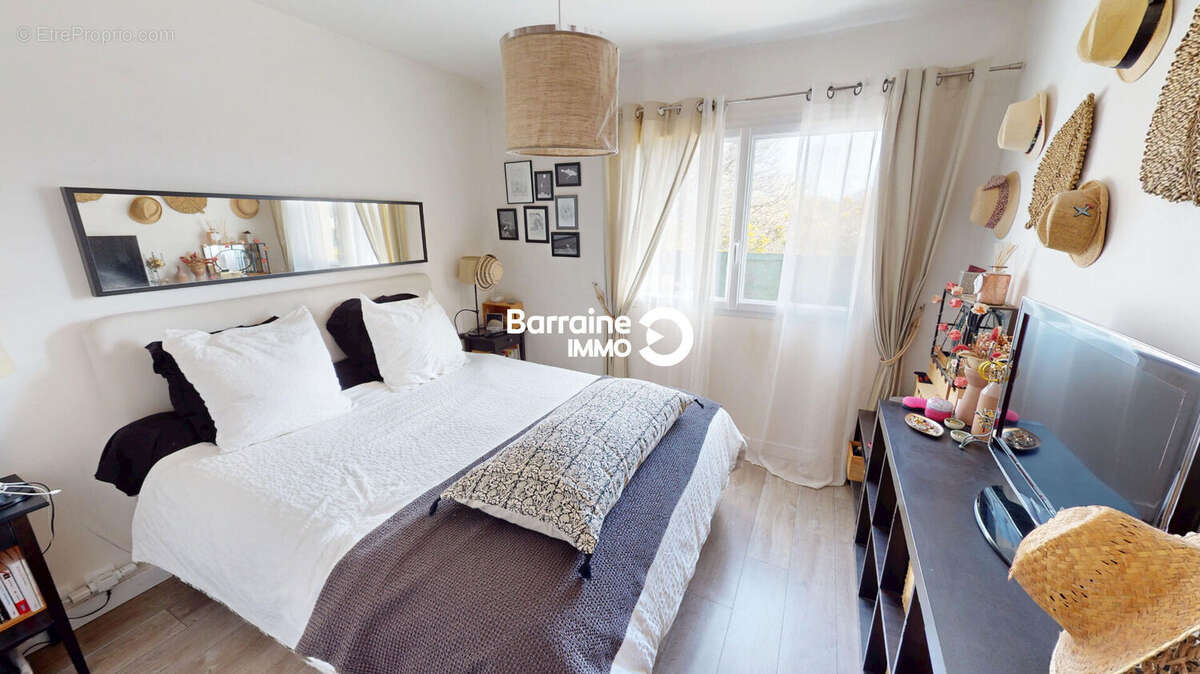 Maison à SAINT-MARTIN-DES-CHAMPS