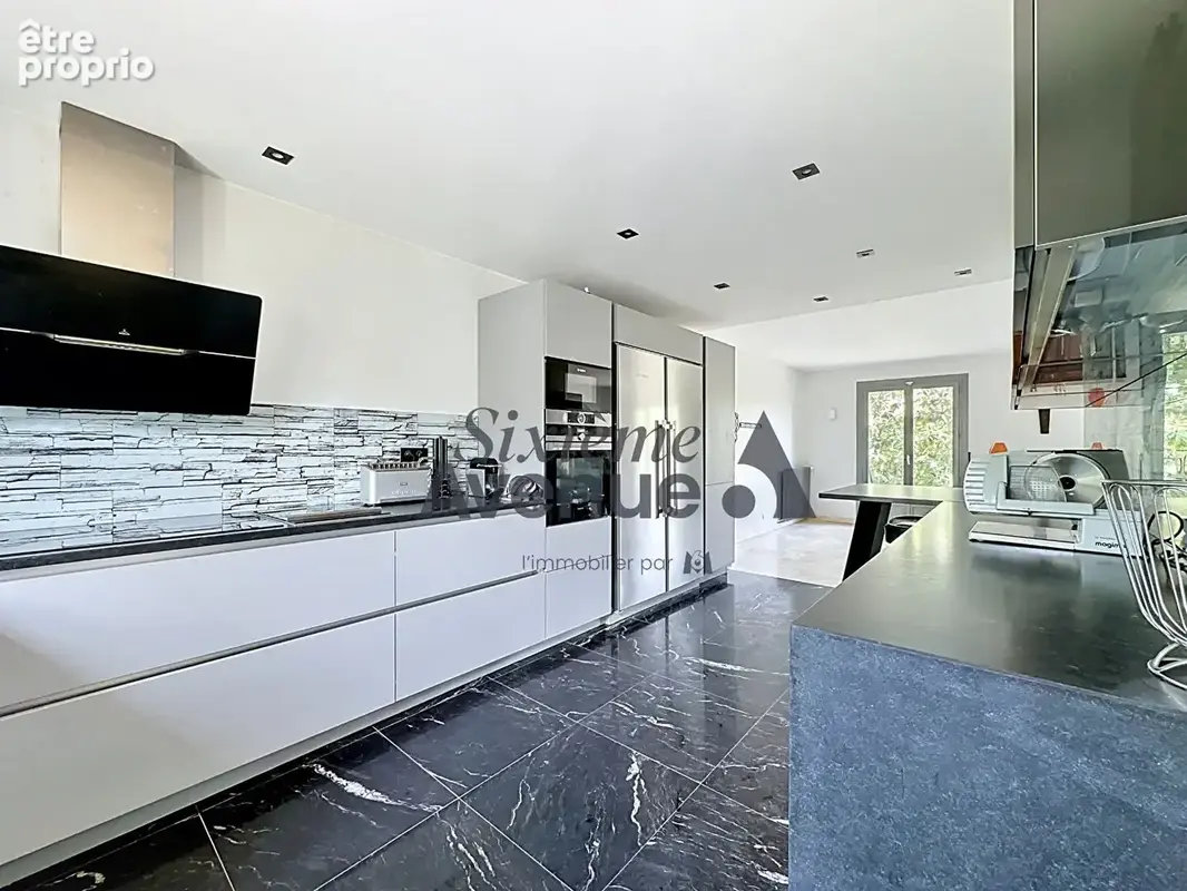 Maison 6 pièces - 140 m2 - quartier des YVRIS - photo 3