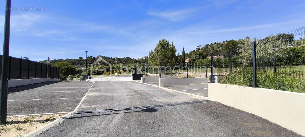 A vendre terrain constructible et viabilisé de 500 m2  , au pied du Luberon , très au calme , sur Mérindol - photo 11
