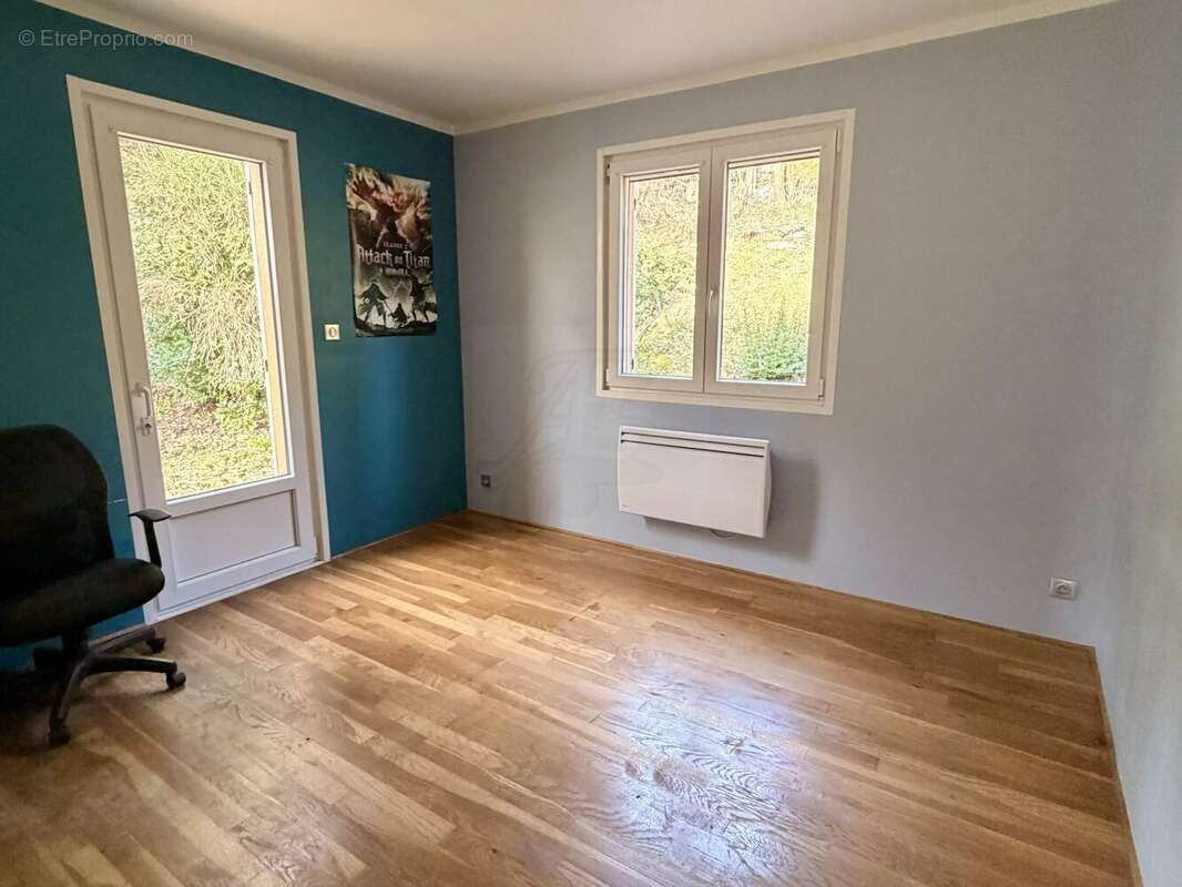 Maison à BAGNOLS-EN-FORET