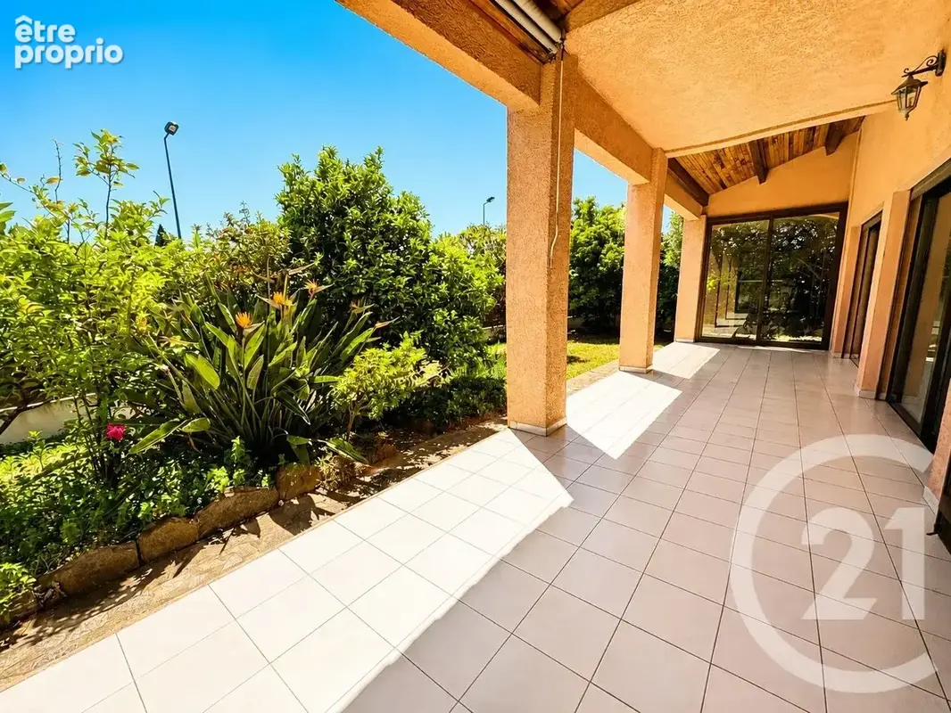 Maison 5 pièces 127 m² à vendre à Bormes-Les-Mimosas (83230) - photo 4