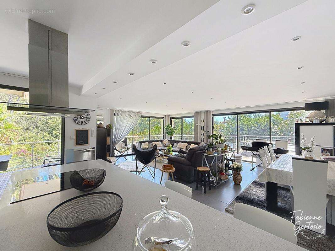 Maison à LA VALETTE-DU-VAR