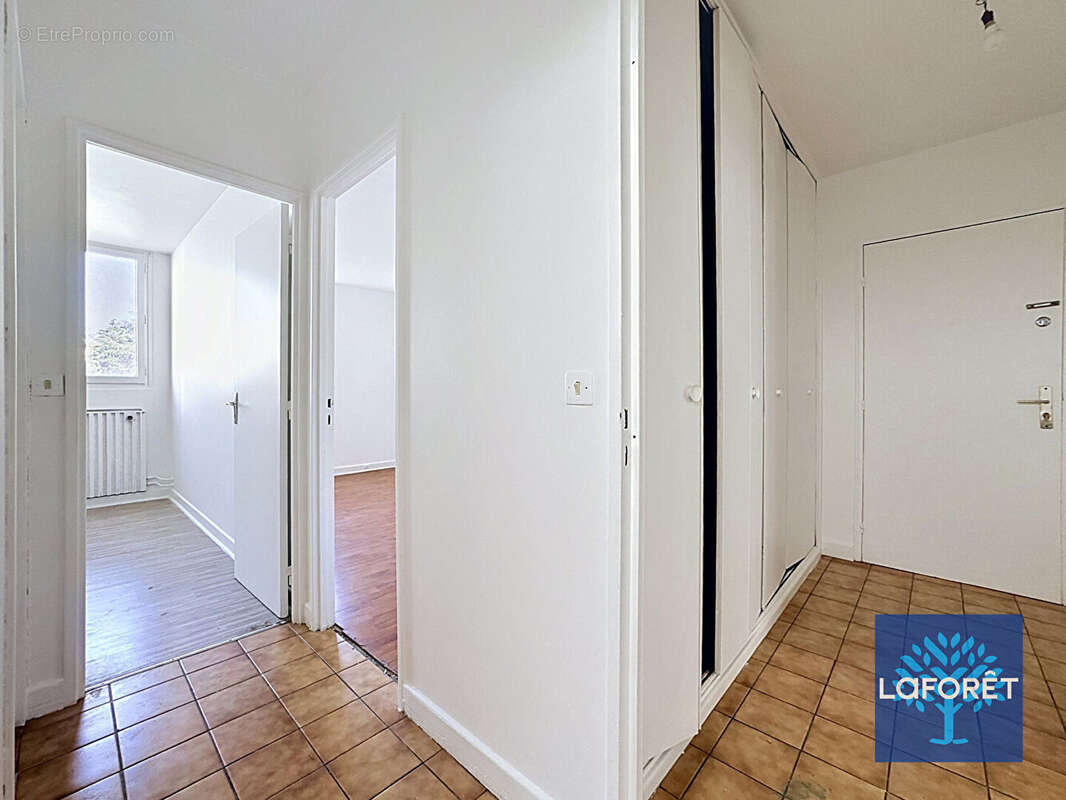 Appartement à CHILLY-MAZARIN
