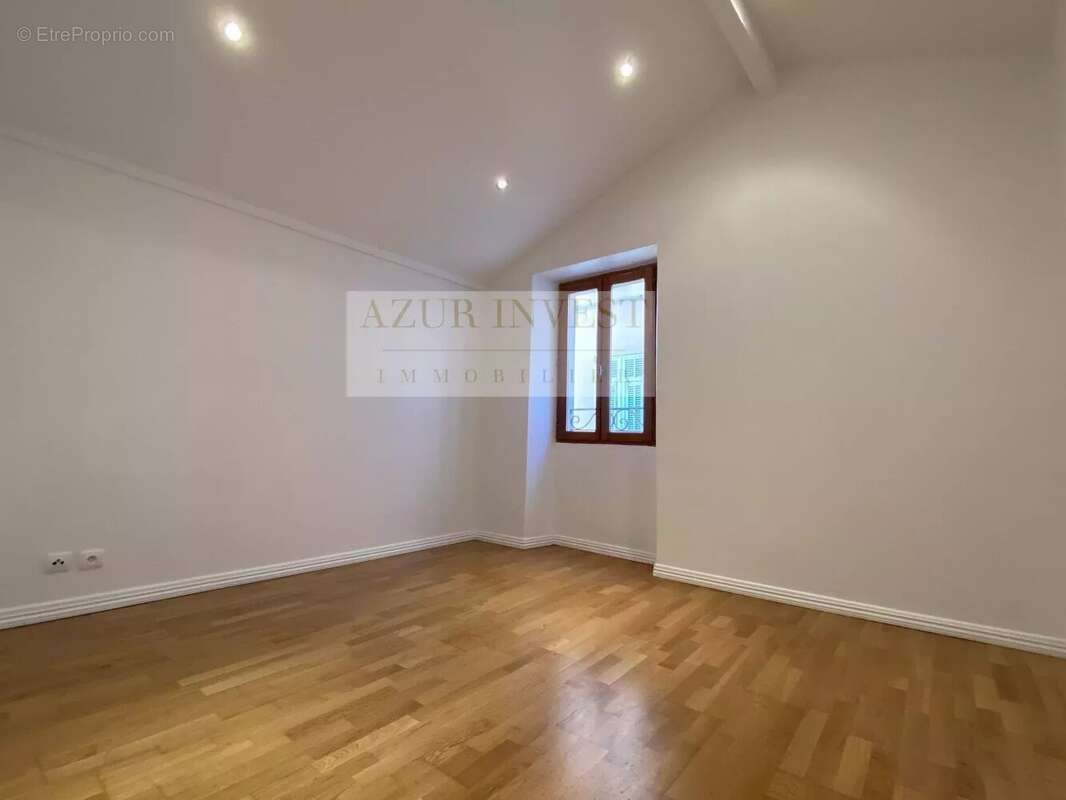 Appartement à ROQUEBRUNE-CAP-MARTIN