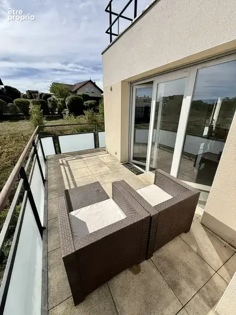 EXCLU FERNEY VOLTAIRE 01210, T3 dernier étage avec balcon, cave et 2 parkings - photo 3