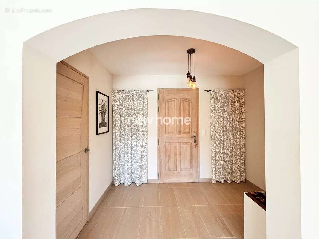 Maison à LORGUES