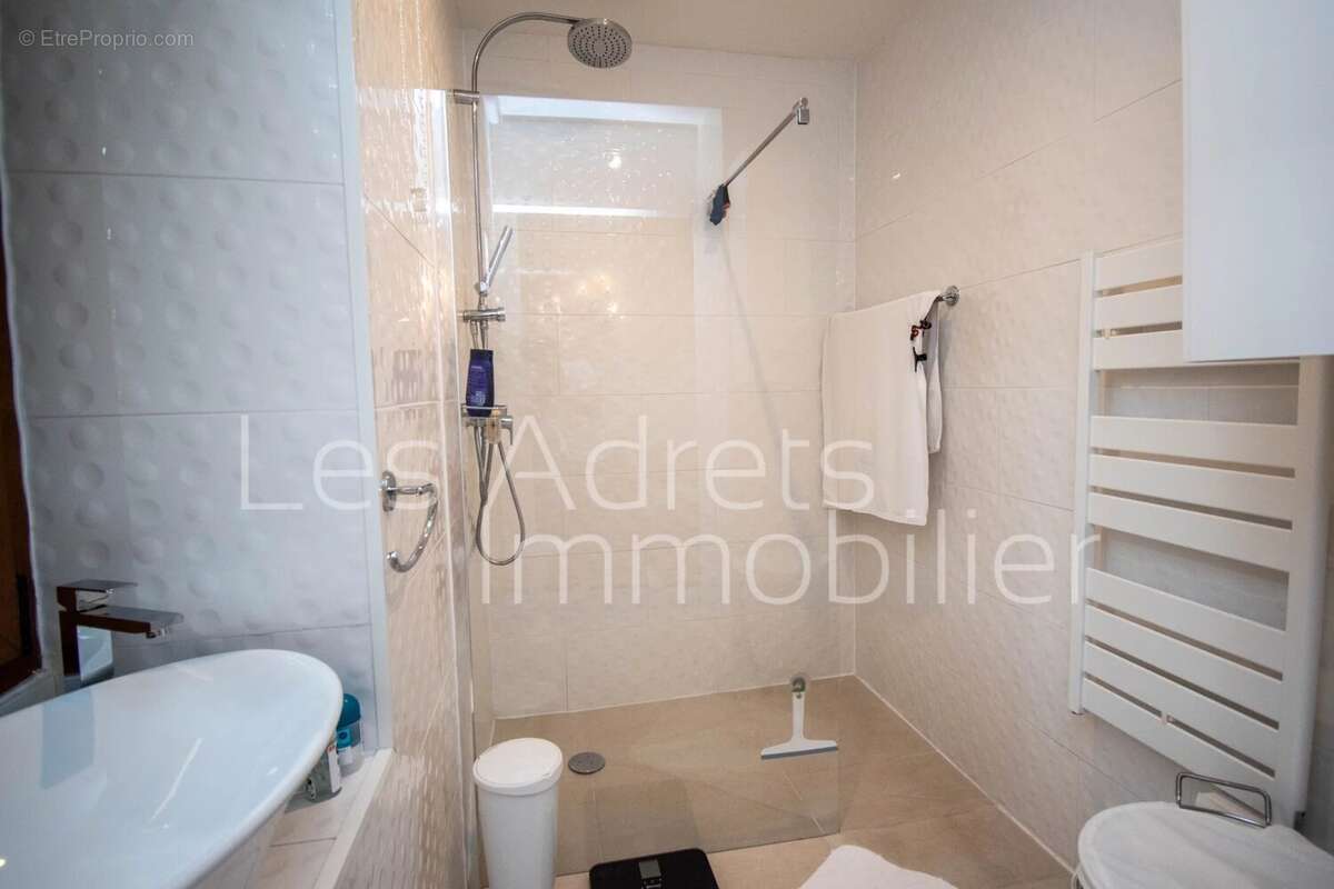 Maison à LES ADRETS-DE-L&#039;ESTEREL