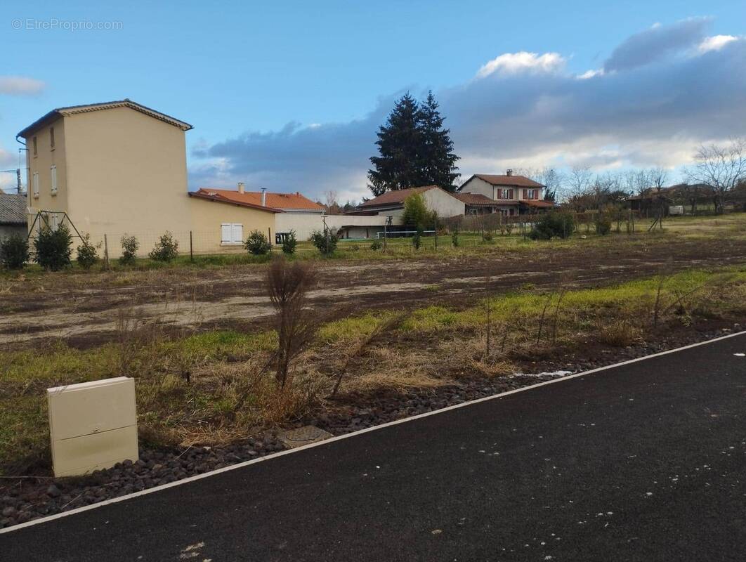 Terrain à LEZOUX