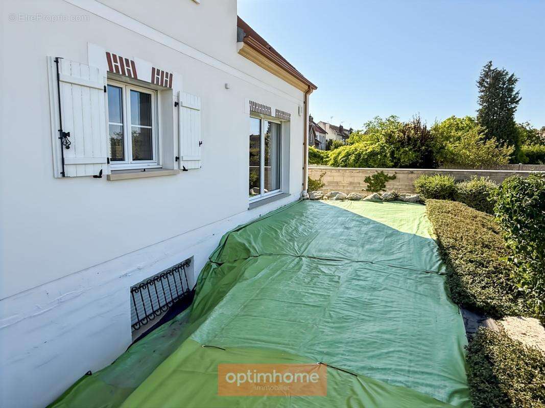 Margny-lès-compiègne – propriété contemporaine de 260 m² avec dépendance de plus de 170 m² - photo 10