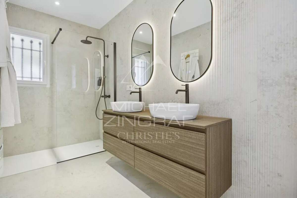 Maison à MANDELIEU-LA-NAPOULE