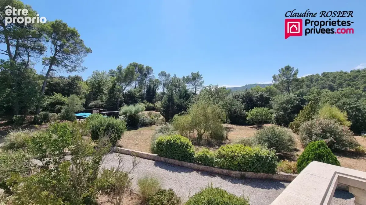 Besse Sur Issole Propriété de 340 m2 terrain 1,2 ha piscine - photo 9