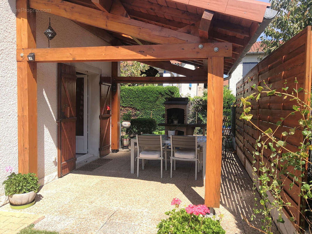 Maison centre de Brives - photo 11