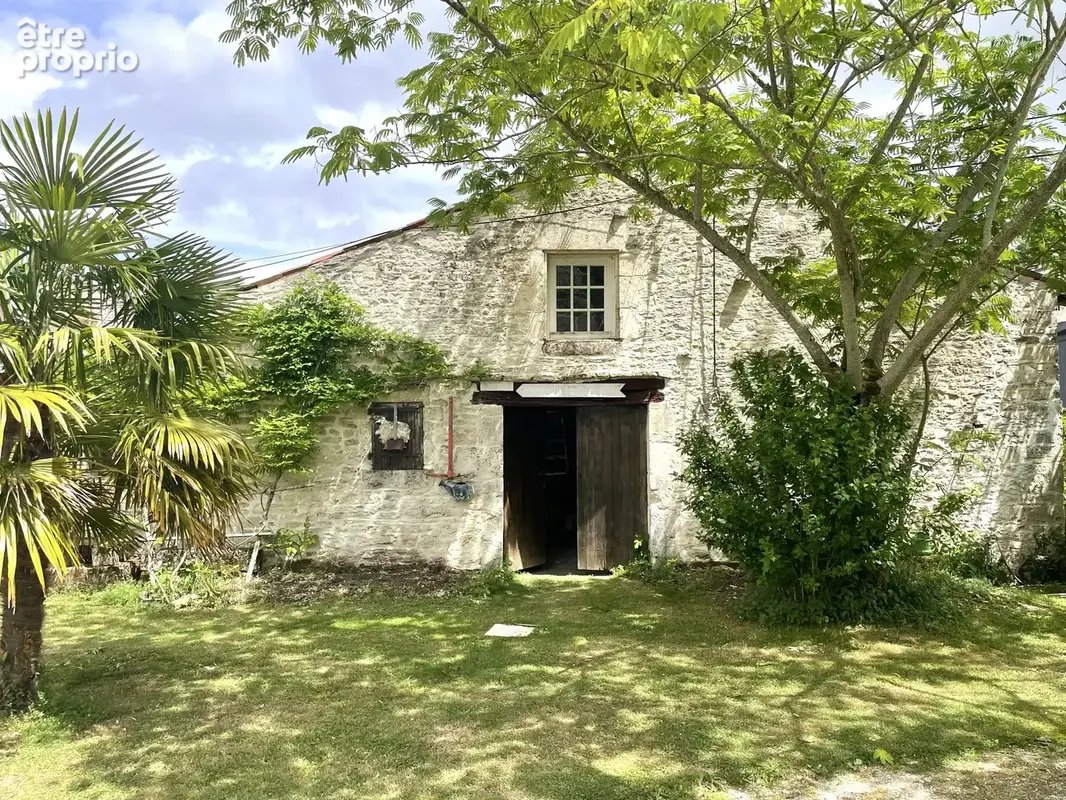 Charentaise de caractère avec piscine, étang et parc arboré - photo 19