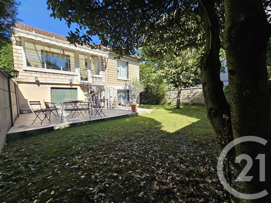 Maison à SAINT-MAUR-DES-FOSSES