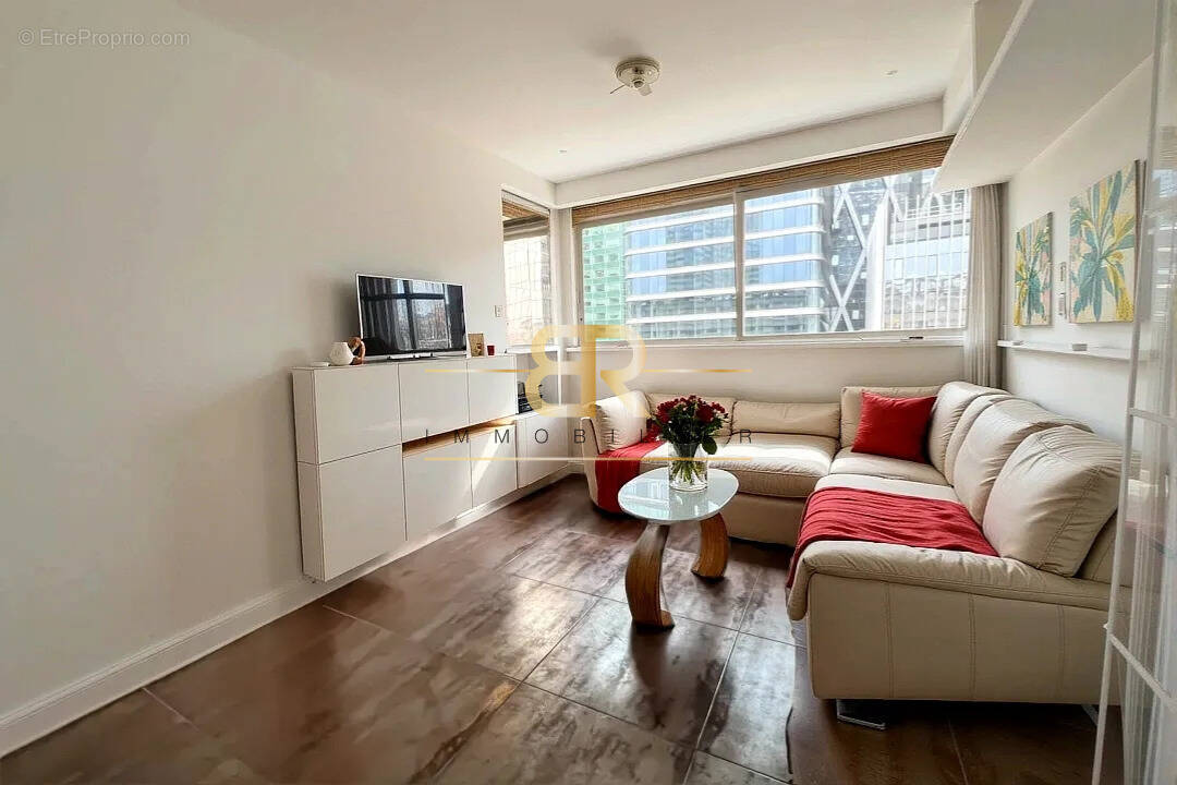 Appartement à COURBEVOIE