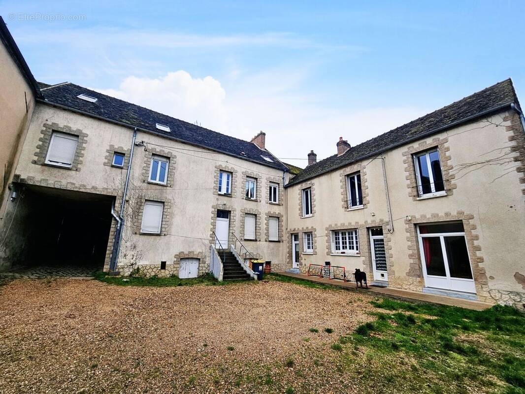 Appartement à PONT-SUR-YONNE