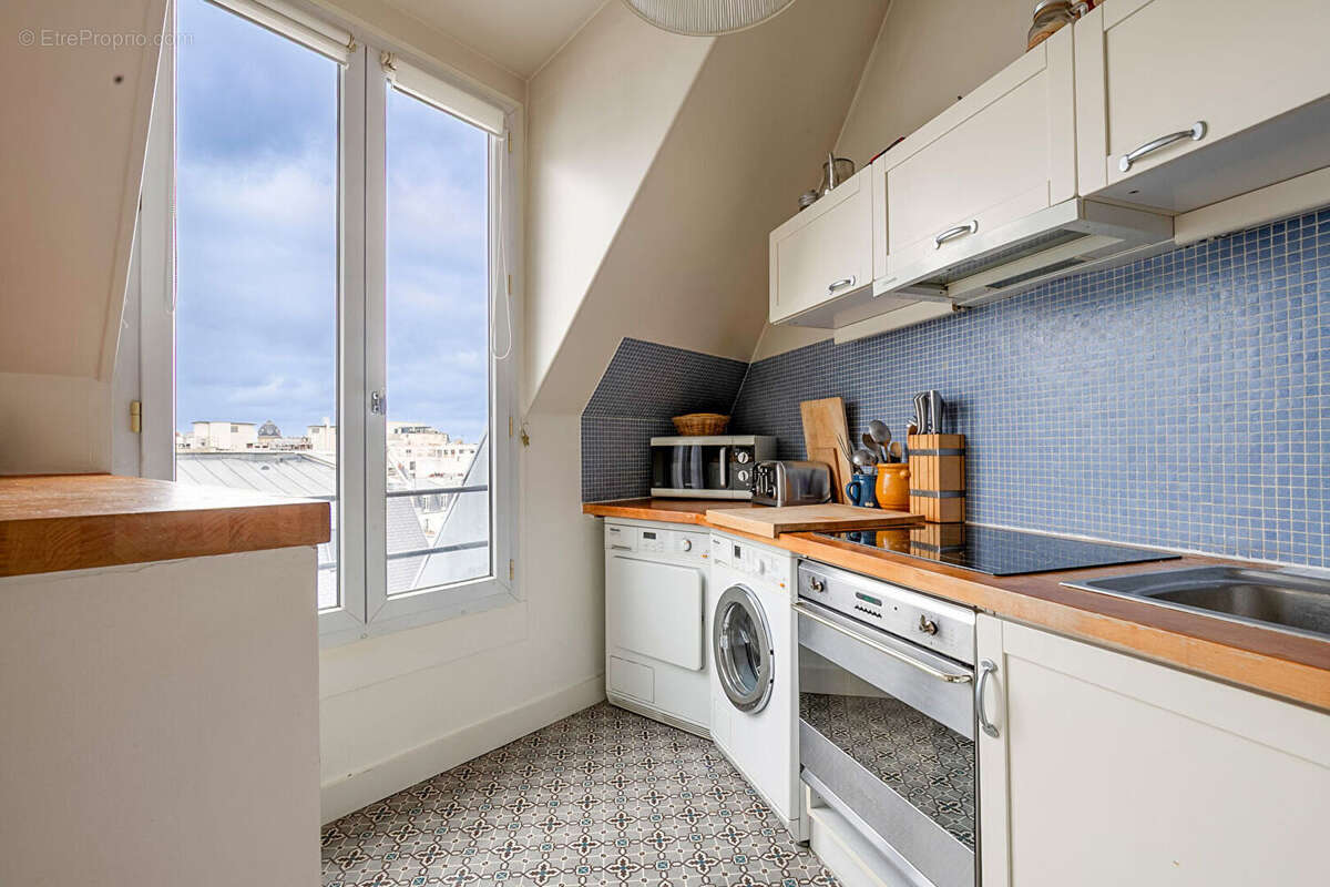 Appartement à PARIS-18E