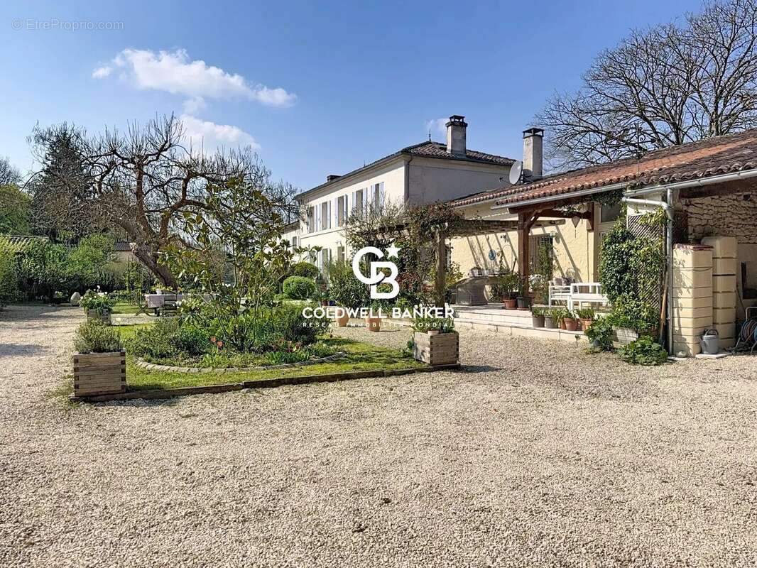 Maison à DOMPIERRE-SUR-CHARENTE