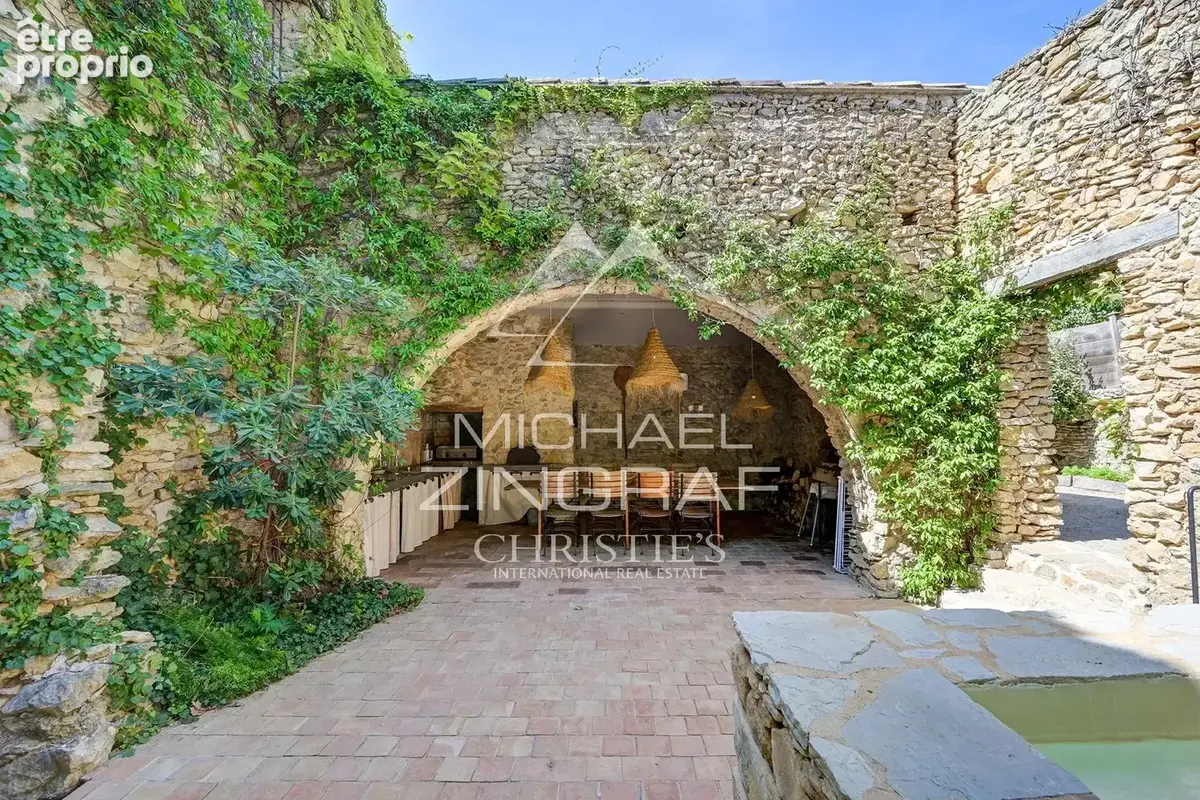Propriété d'Exception Aux Portes d'Aix-en-Provence : Magnanerie du XVIIIe Rénovée - photo 5