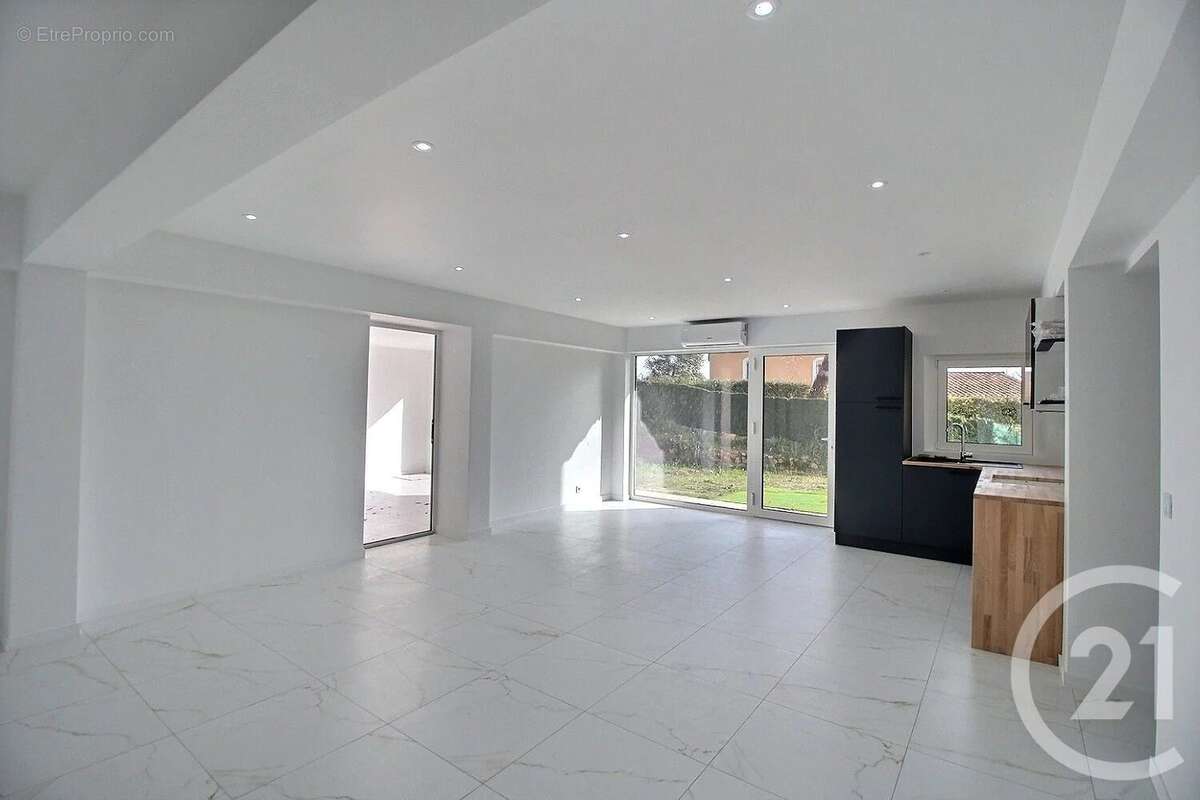 Appartement à VALBONNE