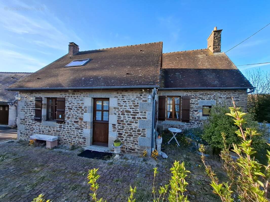 Ensemble immobilier SAINT CLAIR DE HALOUZE (61) - photo 2
