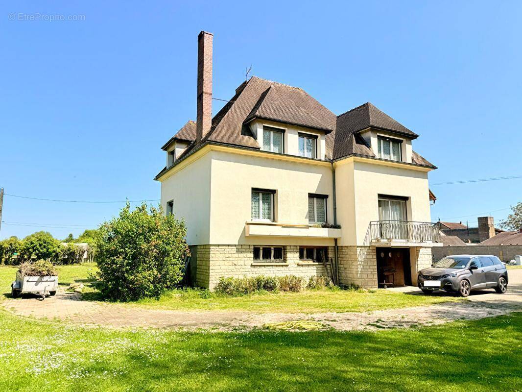 Maison à BRIENON-SUR-ARMANCON