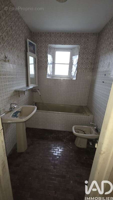 Maison 104 m² à Latronquiere  - photo 8