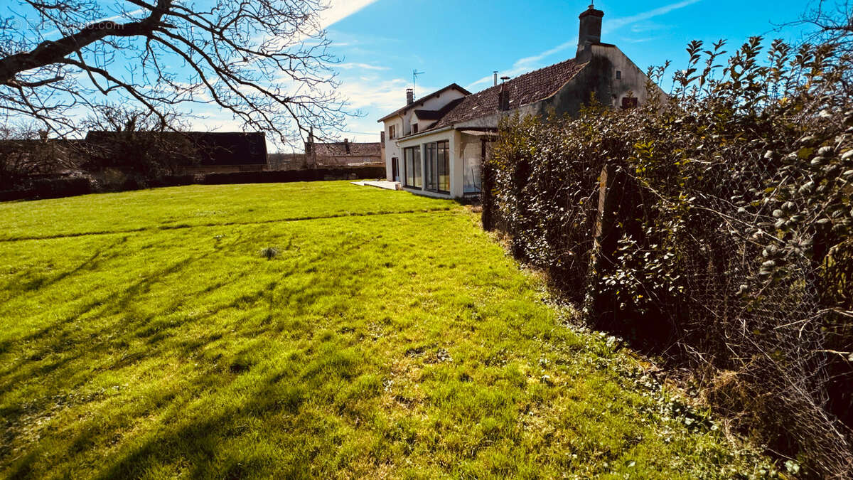 Longère bourguignonne située dans le secteur d' ISLAND au prix de 246 100 €. - photo 44