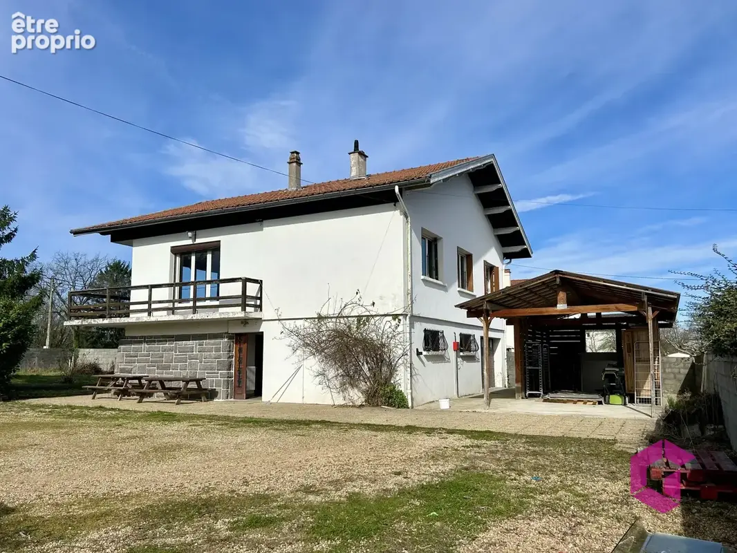 Maison Individuelle à Rénover avec Grand Jardin - Un Potentiel à Saisir ! - photo 2