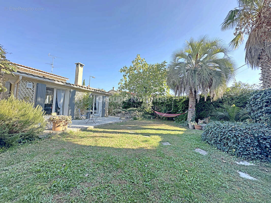 Maison à SAINT-BRES