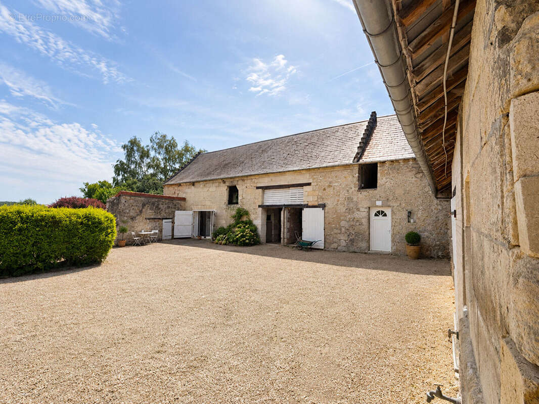 Magnifique propriété en pierres avec gîte, dépendances et potentiel équestre - photo 14