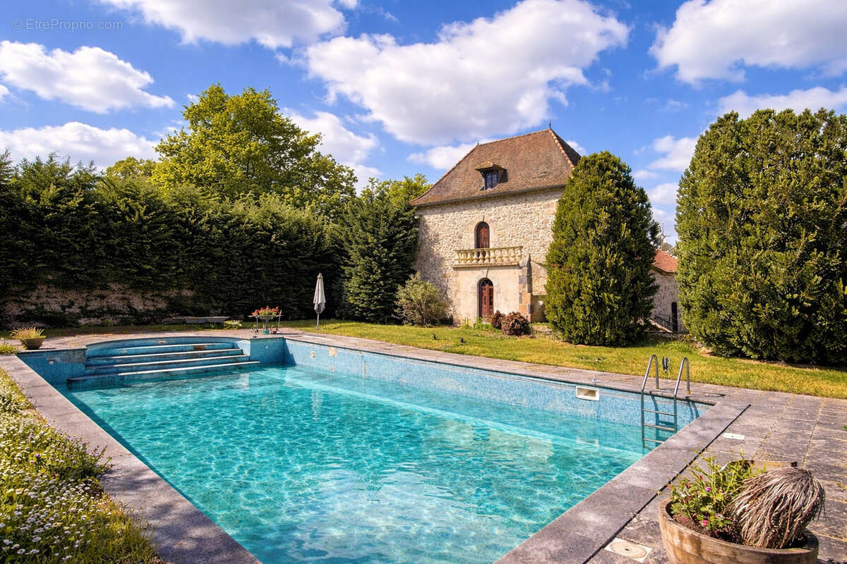 Maison à MEZIN