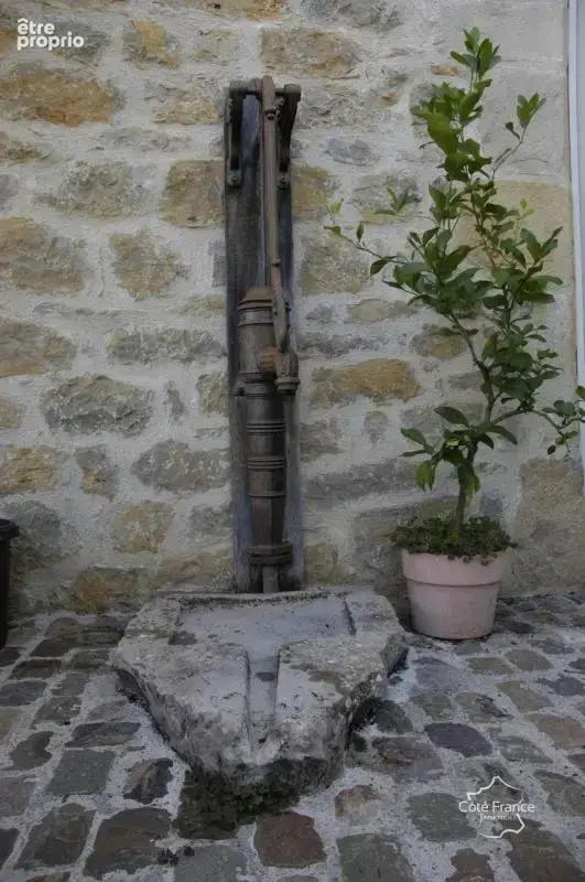 Belle maison en pierre rénovée avec piscine chauffée et char - photo 24
