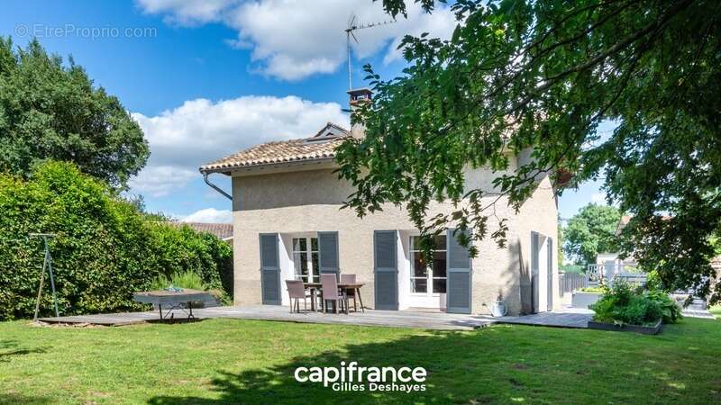 Maison de 1900 à Lurcy, secteur Montmerle-sur-Saône / Messimy-sur-Saône, 172 m² habitables, 187 m² au sol, sur un terrain arboré - photo 13