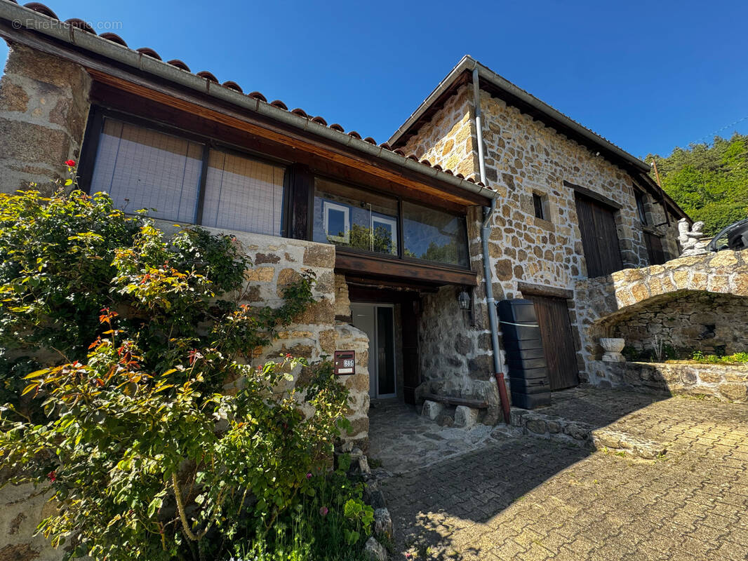 Maison à SATILLIEU
