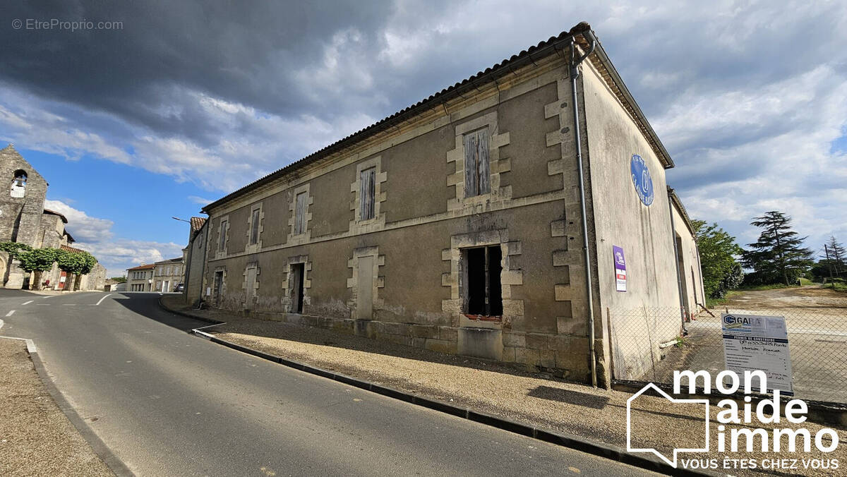Maison à SAINT-QUENTIN-DE-BARON