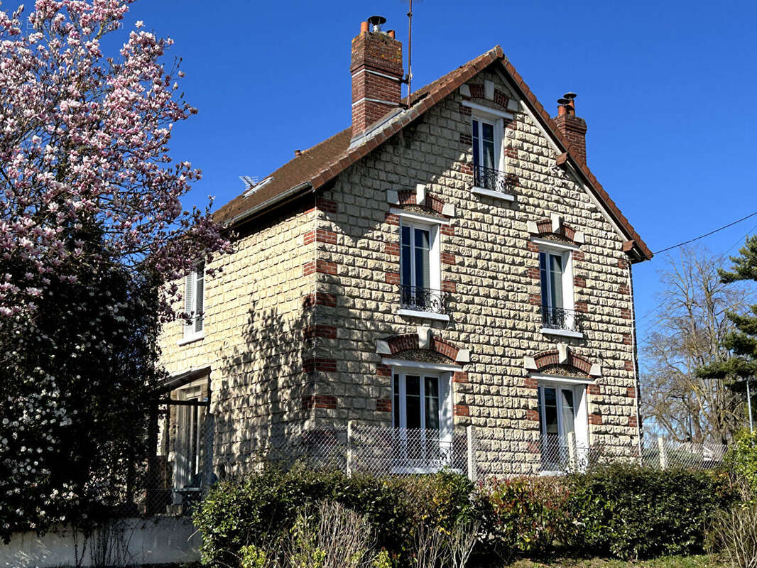 Maison à CHAMPAGNE-SUR-OISE