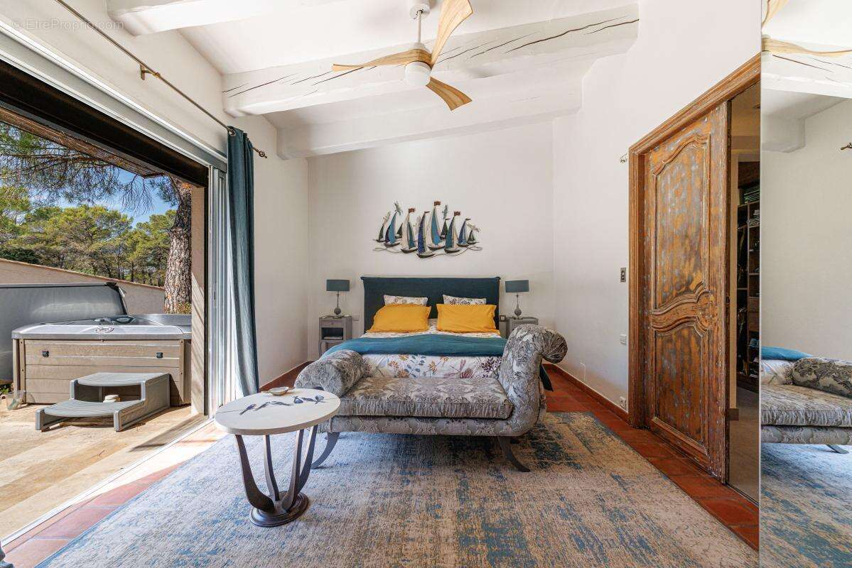 Maison à PUGET-SUR-ARGENS