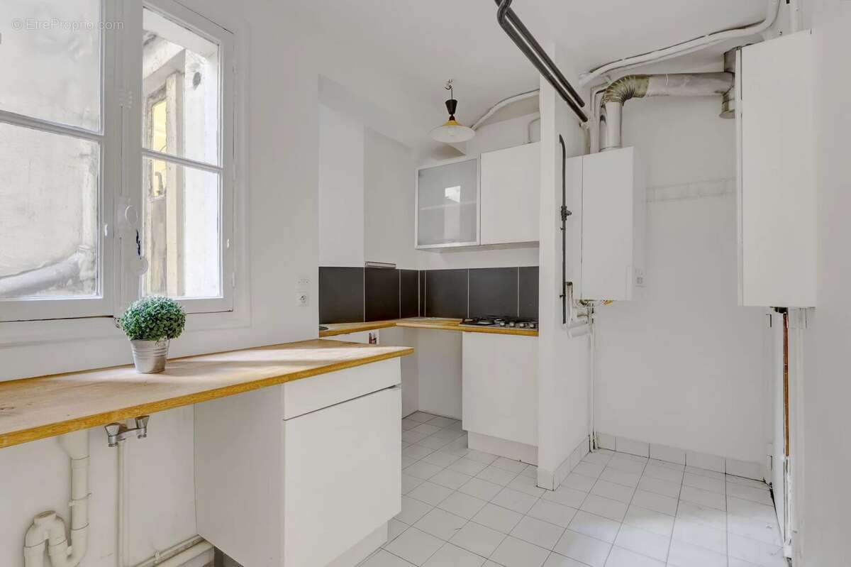 Appartement à PARIS-1E