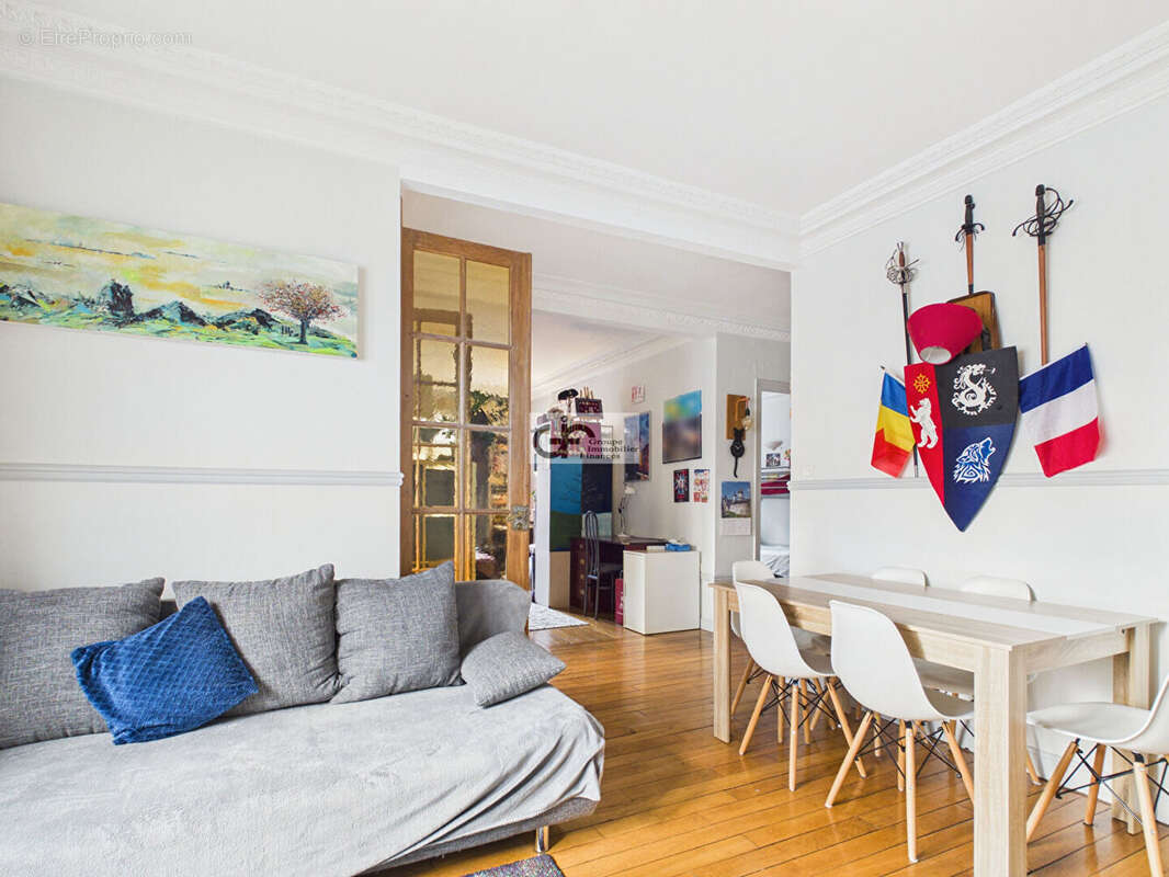 Appartement à PARIS-16E