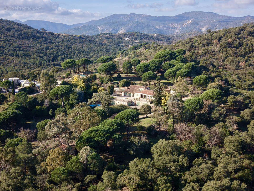 Maison à PLAN-DE-LA-TOUR