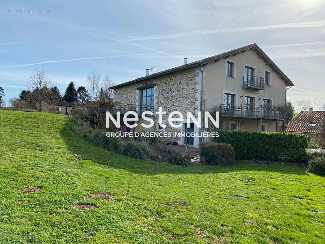 Maison à PIEGUT-PLUVIERS