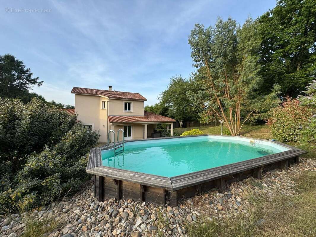 Maison à BESSINES-SUR-GARTEMPE