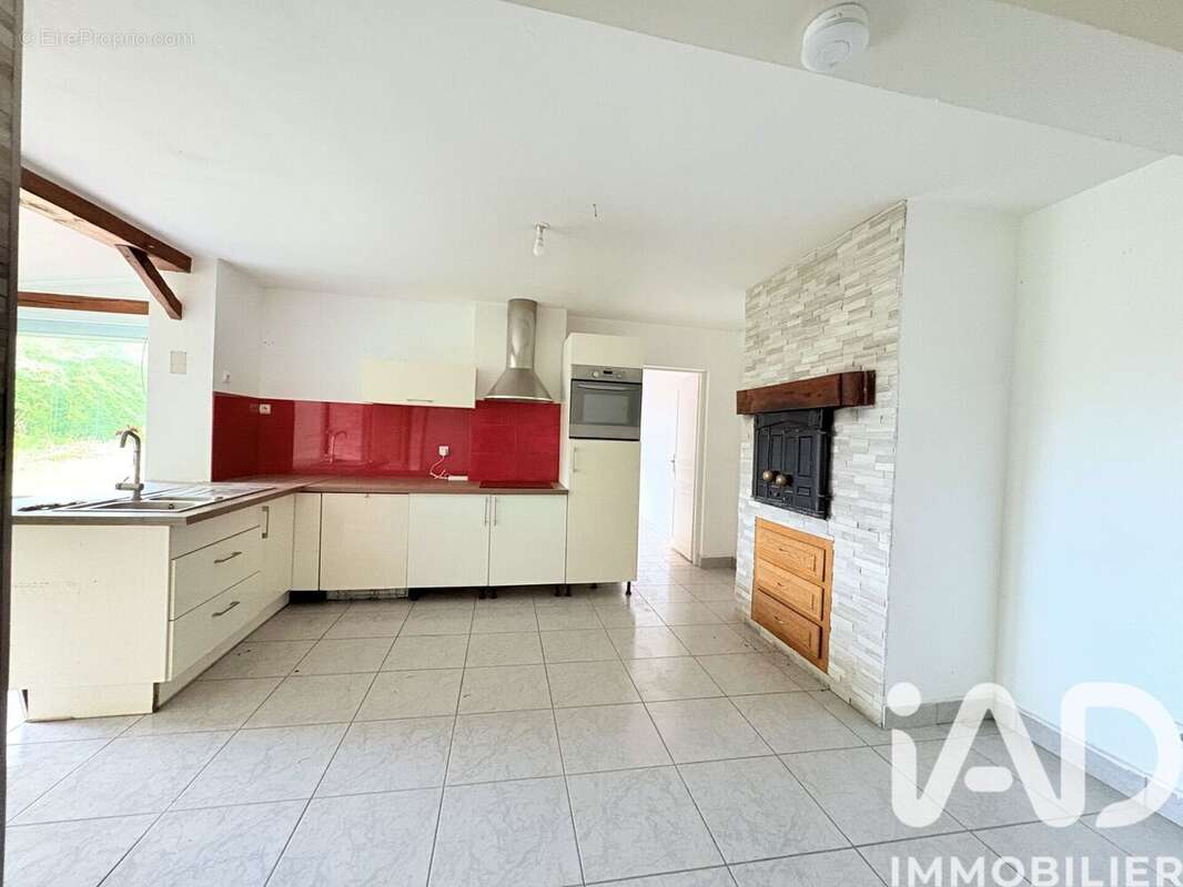 Maison 150 m² à Caix  - photo 3