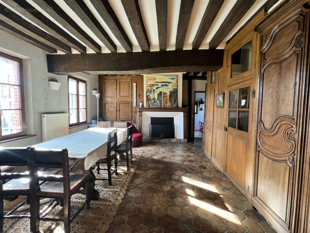 Maison à HOUDAN
