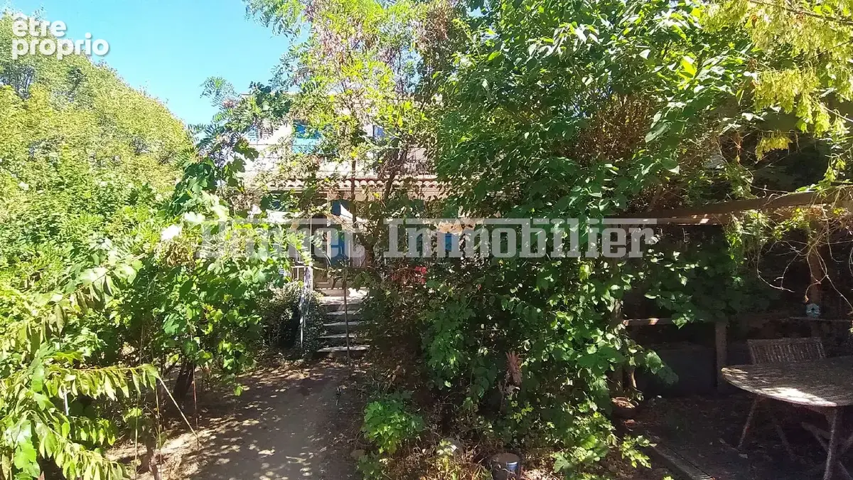 Grande maison avec jardin à proximité immédiate du centre. - photo 11