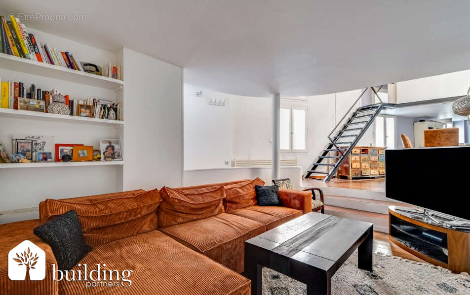Jules Joffrin / Lamarck Paris 18ème - Duplex 4 pièces 80 m² - photo 3