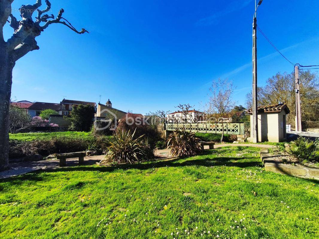 Maison à VIC-FEZENSAC