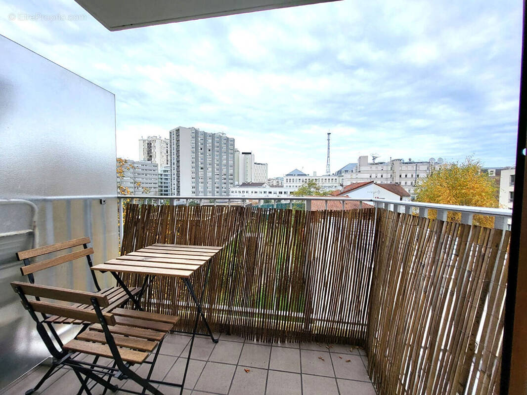 Appartement à PARIS-20E